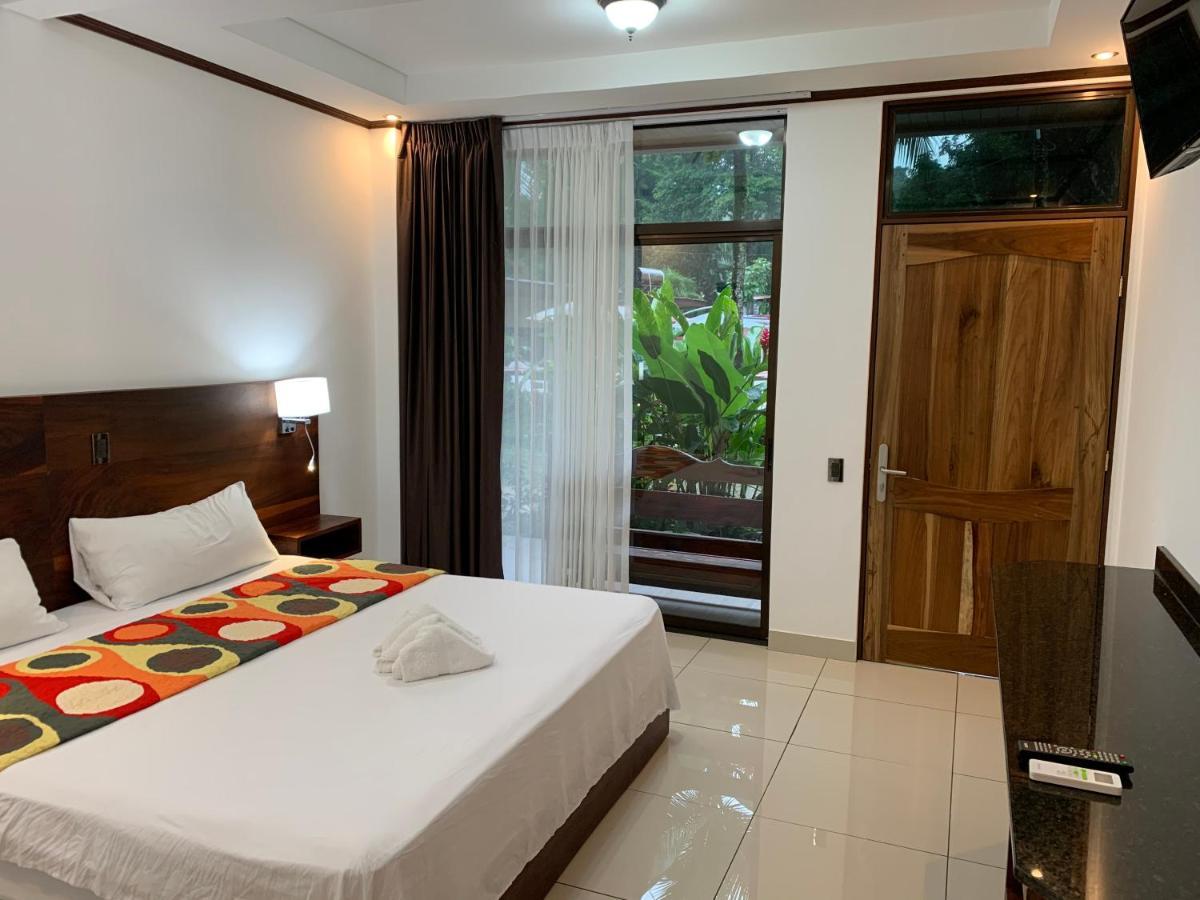 Hotel Manuel Antonio Park Exterior photo
