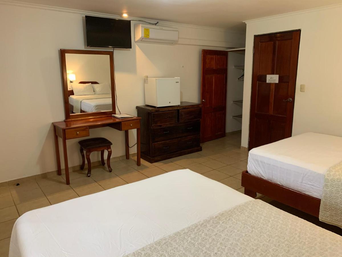 Hotel Manuel Antonio Park Exterior photo